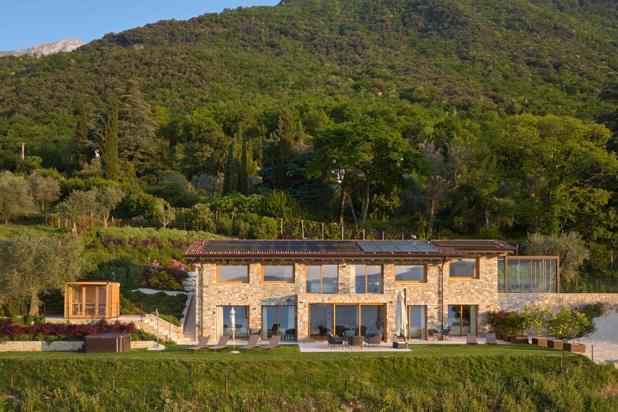 Colago Private Garda