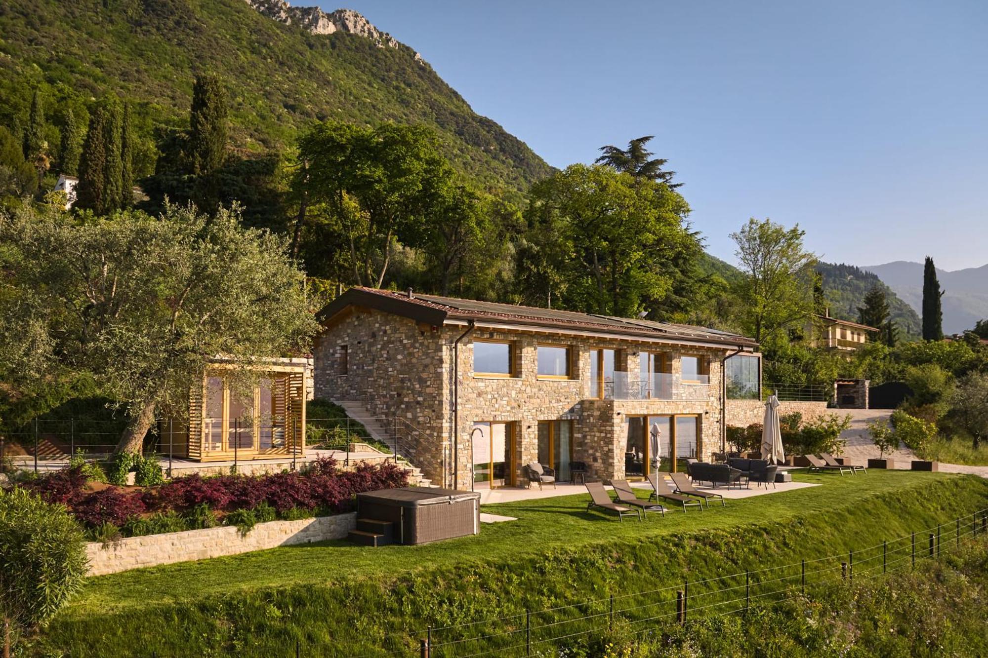 Colago Private Garda Villa *