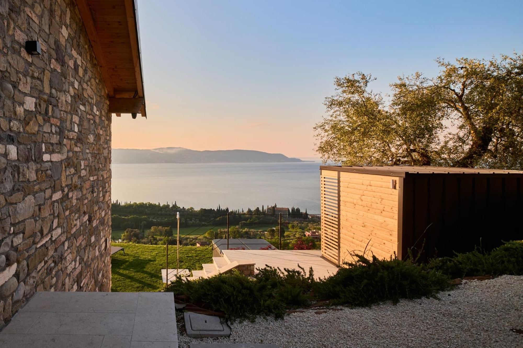 Colago Private Garda Villa *